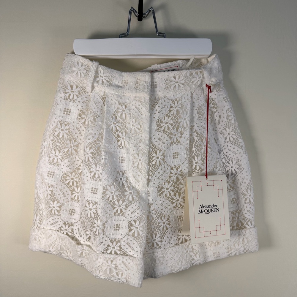 Alexander McQueen White Lace Tailored Shorts | IT 38 | | NWT